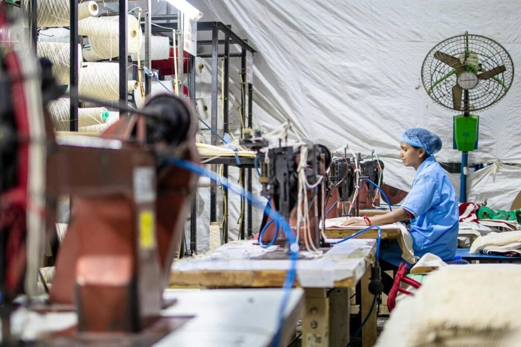Tech Meets Textile: <br>Innovations Driving Sustainable Fashion